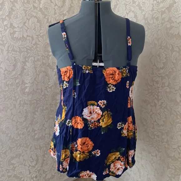 ❌SOLD❌Torrid Floral Tank Top - Picture 4 of 6